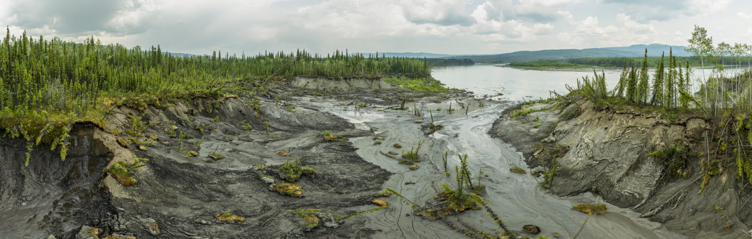 Thaw slump along the Stewart River, photo by Malkolm Boothroyd. Thaw slump along the Stewart River, photo by Malkolm Boothroyd.
